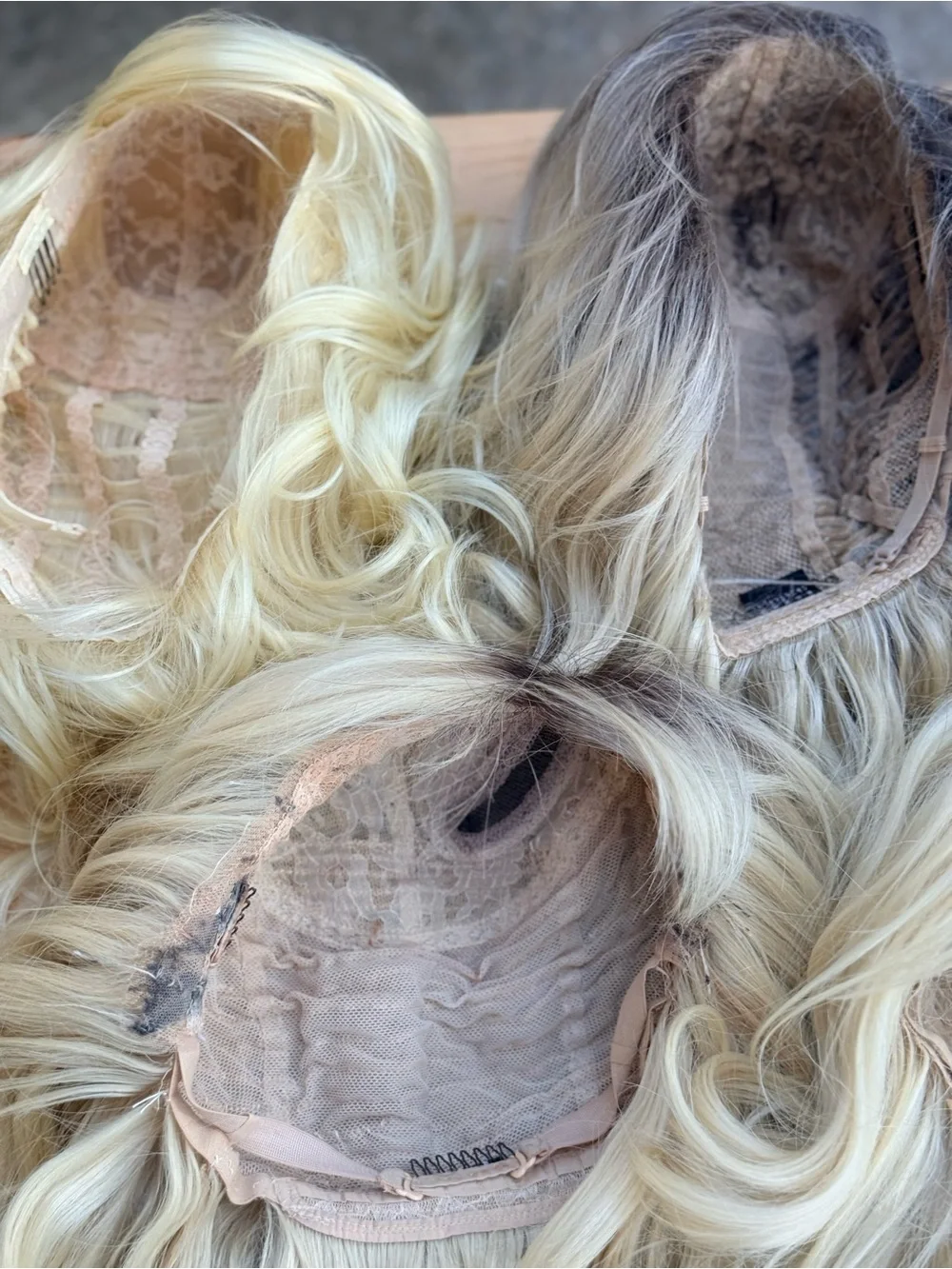 New & Used Blonde Layered Women's Wig - Natural Blonde - Picture 6 of 10